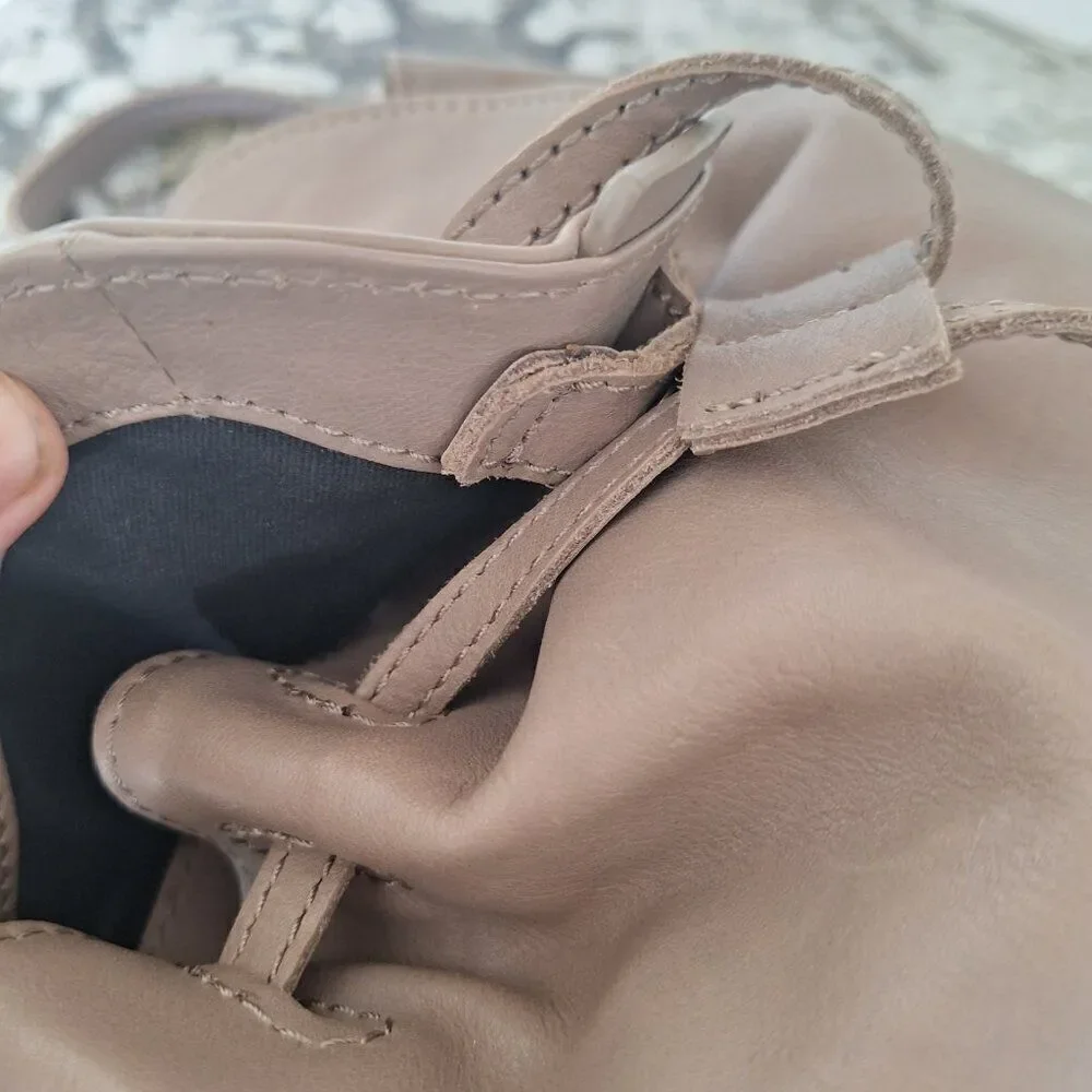 lucky brand Gray leather crossbody‎
